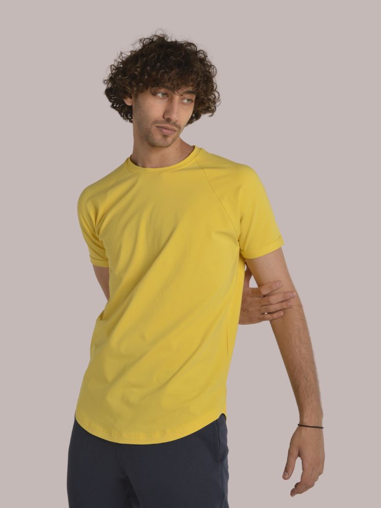 Curved raglan Yellow T-shirt
